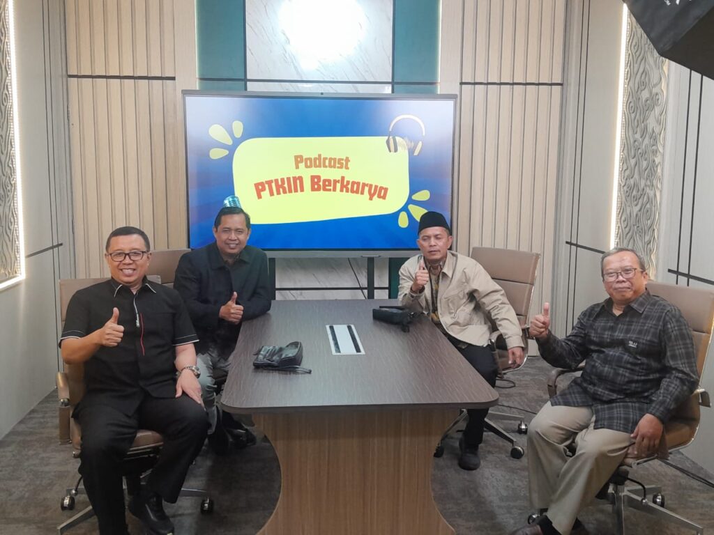 Kepala UPT PJJ Memandu Podcast dengan 3 Rektor dalam Rangkaian Tour Kampus UIN Siber Syekh Nurjati Cirebon